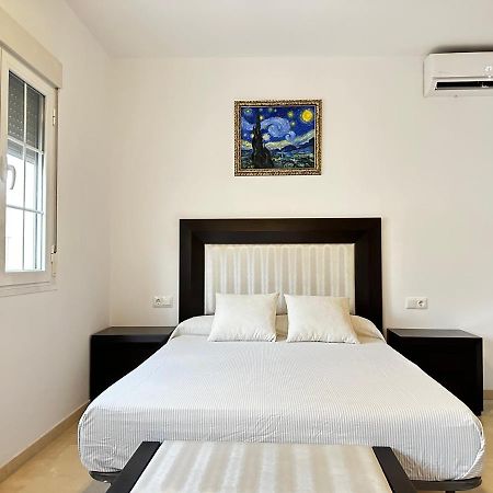Taro Beach Home Малага Екстериор снимка