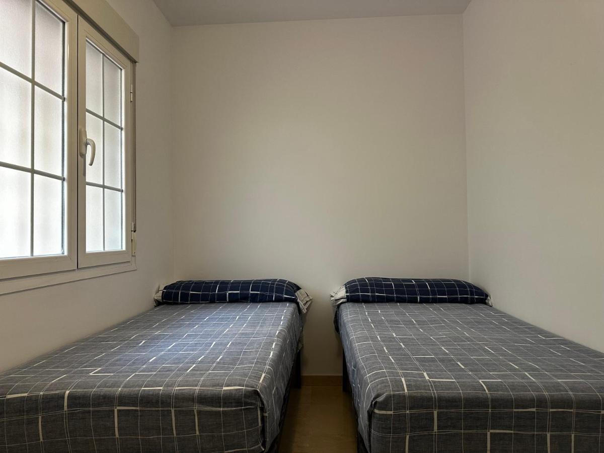 Taro Beach Home Малага Екстериор снимка