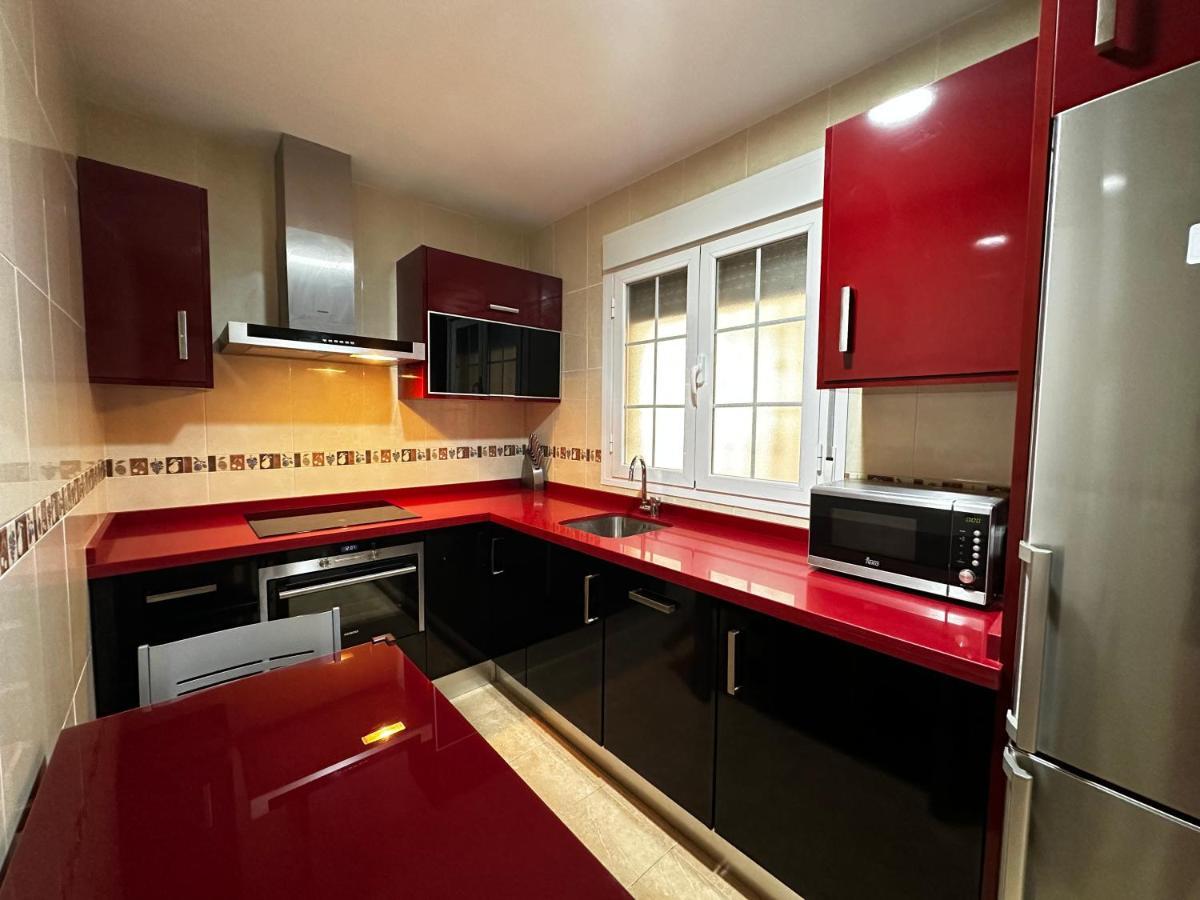 Taro Beach Home Малага Екстериор снимка