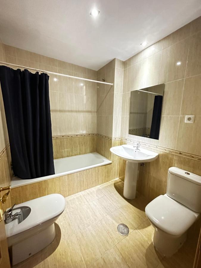 Taro Beach Home Малага Екстериор снимка