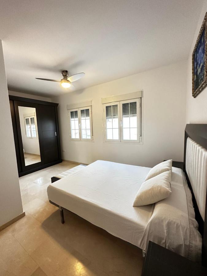 Taro Beach Home Малага Екстериор снимка